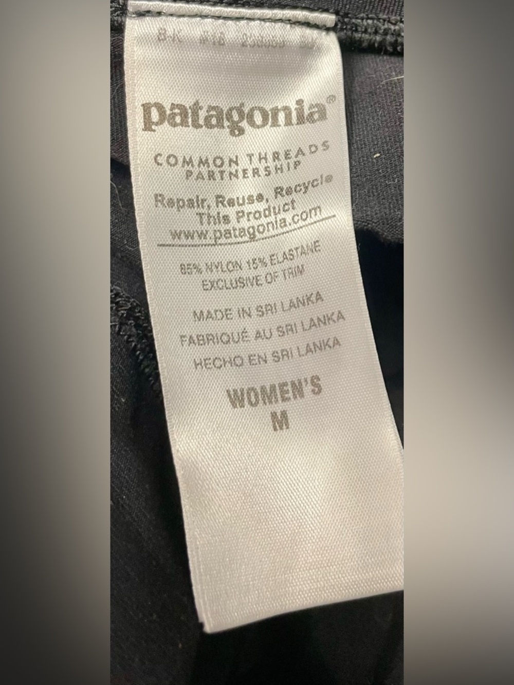 Patagonia Women’s Centered Black Crop Leggings size Medium; EUC - Picture 11 of 11